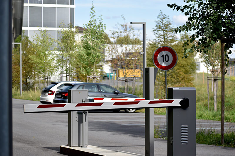 iSeek提供社區停車進出管制車牌辨識系統